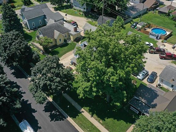 4th image of 303 6th St