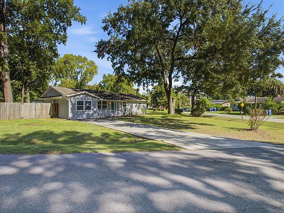 3rd image of 1021 Locksley Dr