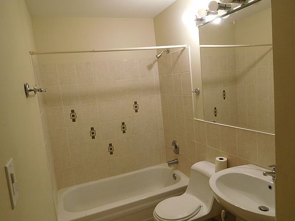 3rd image of 1190 Meadow Ln APT 304