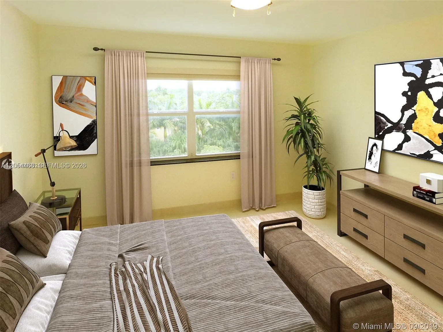 Coral Way Manor — Photo 4