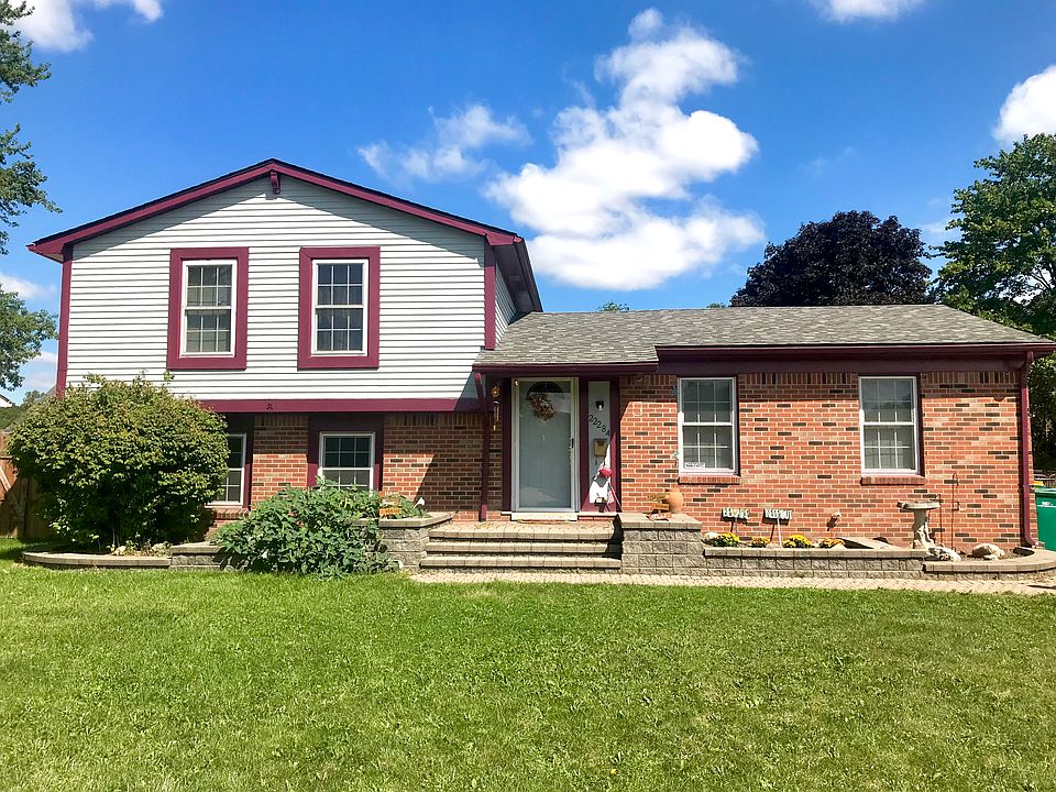 1st image of 22284 Donnelly Ave