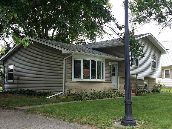 2nd image of 903 Sycamore St