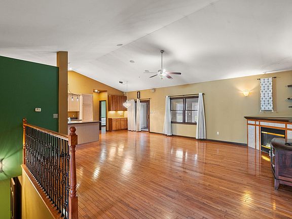 4th image of 2290 Clearwater St