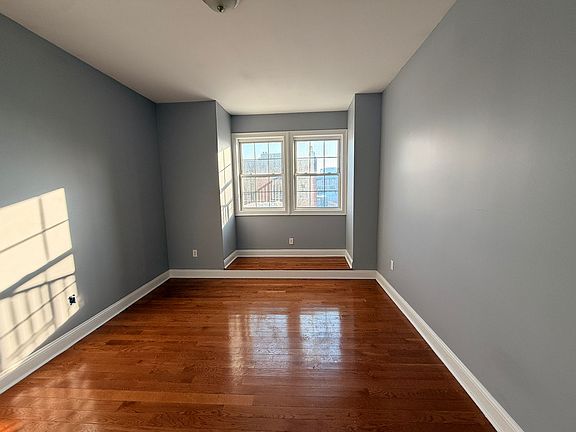 3rd image of 510 40th St #31E
