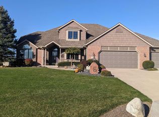 1518 Bell Brook Ct, Bluffton, IN 46714