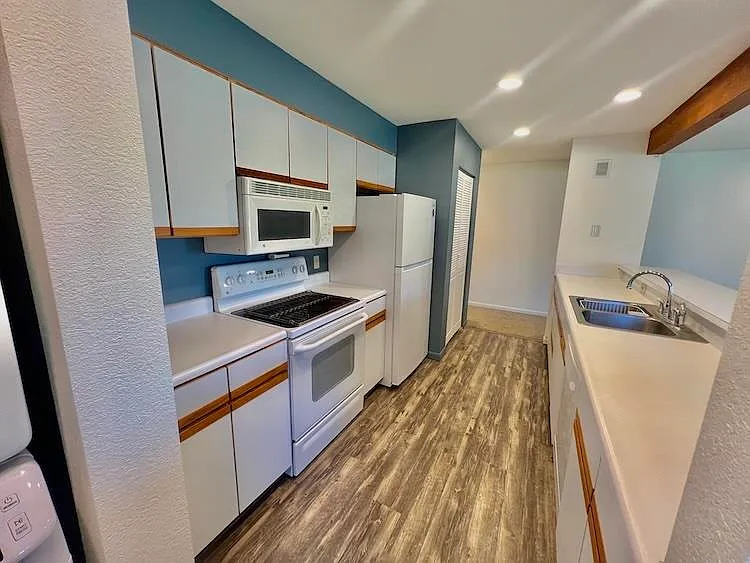 2067 Woods Ln #14 — Photo 10