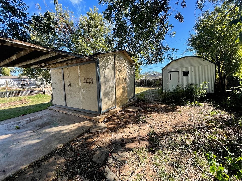 2nd image of 2128 SW 41st St