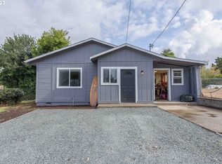 91303 Hedge Ln, Coos Bay, OR
