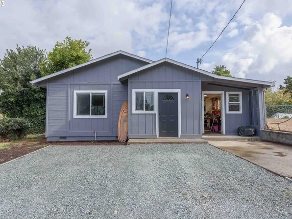 91303 Hedge Ln, Coos Bay, OR 97420