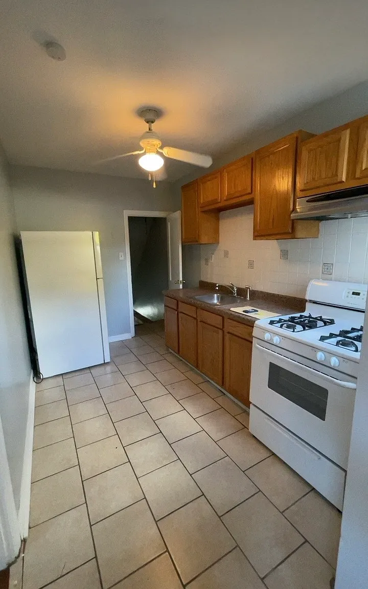 3 bed, $1,750 — Photo 4