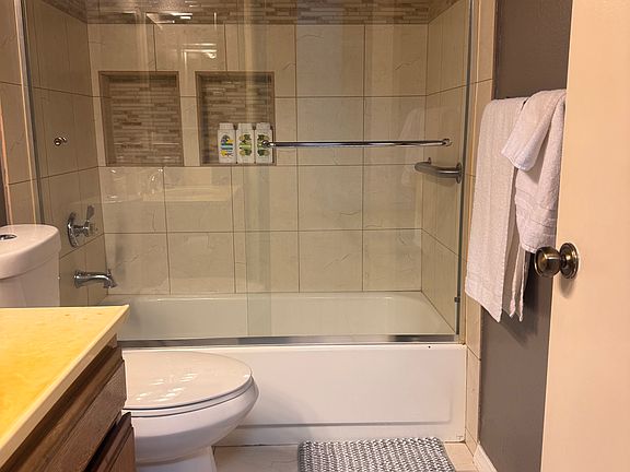 5th image of 20805 Calora St Room A