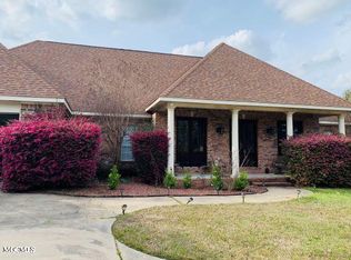 180 Courtland Dr, Hattiesburg, MS 39402