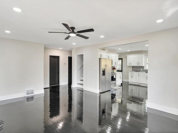 5th image of 509 W Williams St