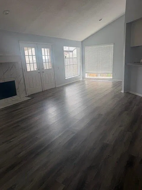 3 bed, 2.0 bath, 1559 sqft, $1,850 — Photo 3