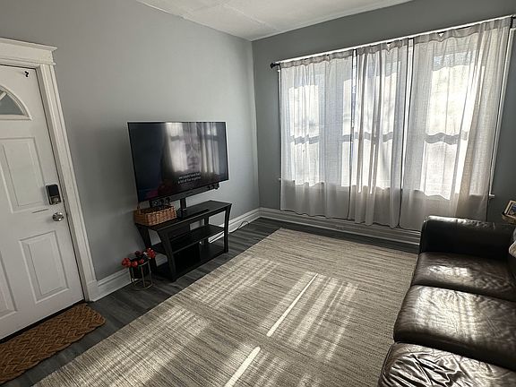 4th image of 3235 Lafayette Ave #1W
