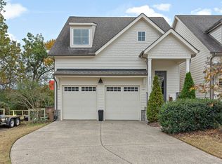 5533 Knob Rd, Nashville, TN 37209