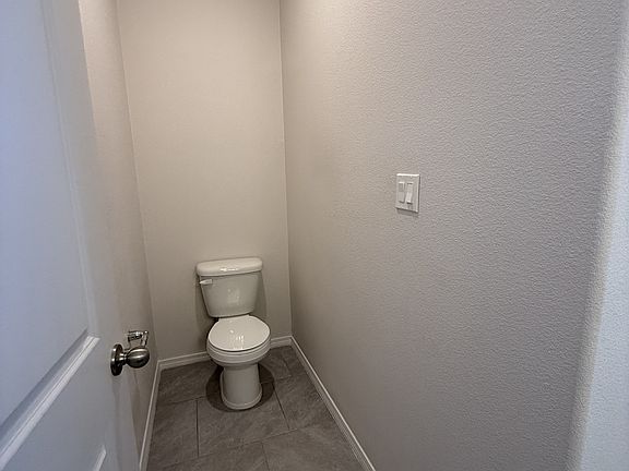3rd image of 2116 Solitaire St NE