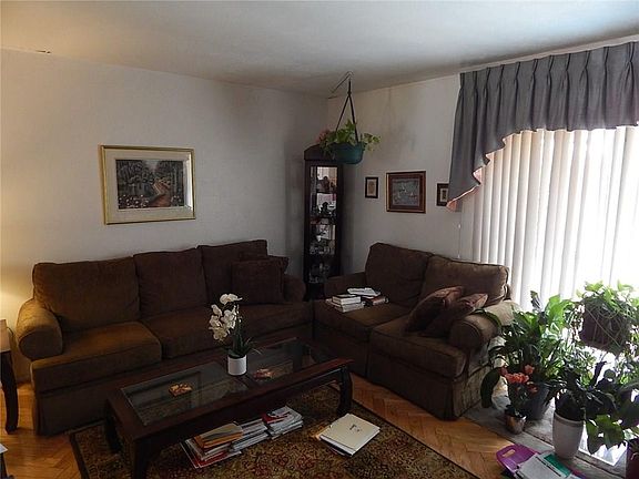 3rd image of 6565 Cinnamon Oaks Ct
