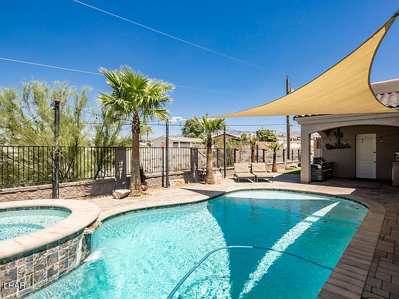5th image of 2715 Palisades Dr