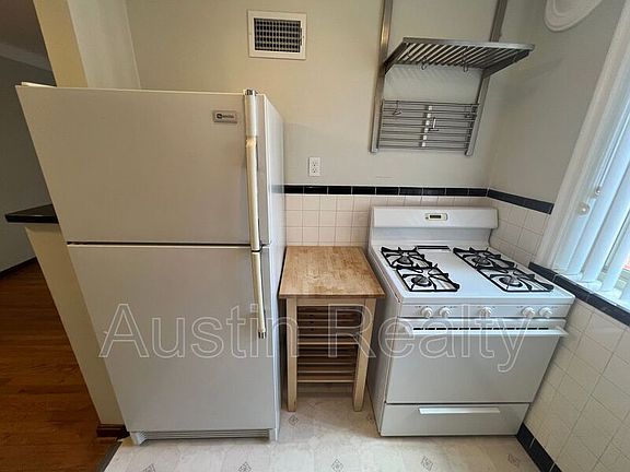 4th image of 6358 Sutherland Ave #2E