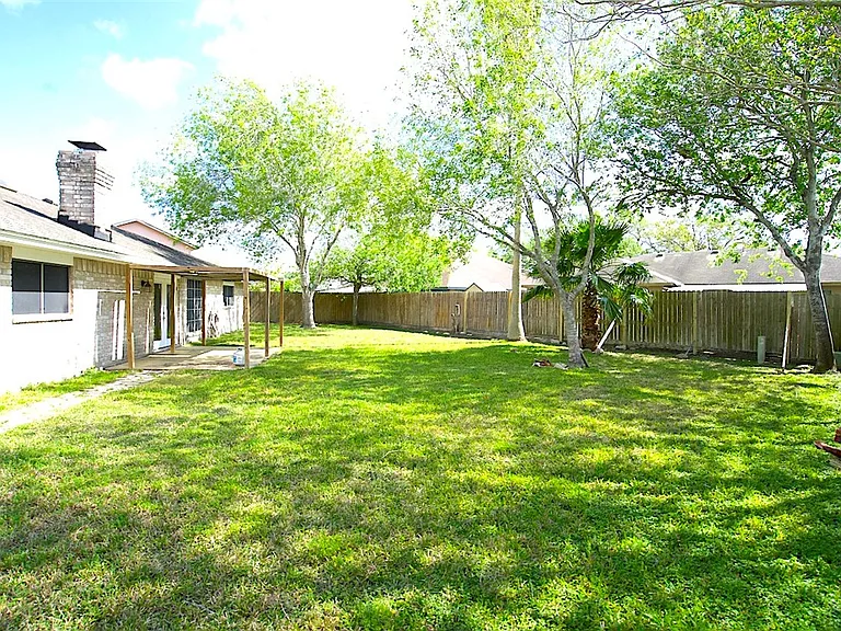 6133 Cumberland Cir — Photo 16