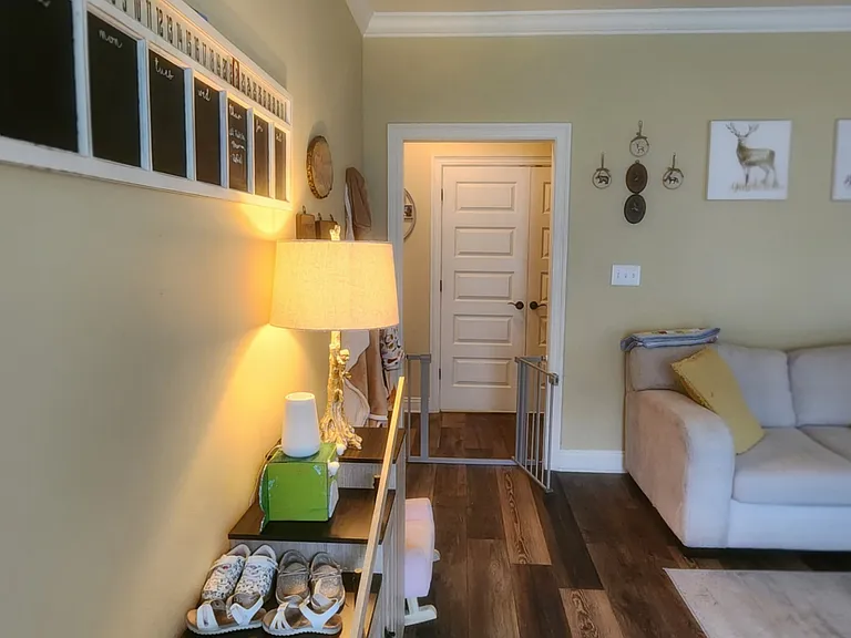 858 Linlen Ave — Photo 8