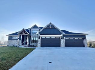 3601 W Warner Estates Dr, Appleton, WI 54913