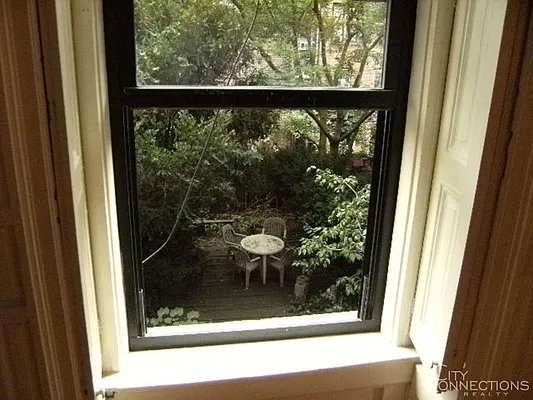 Rented by City Connections Realty | media 18