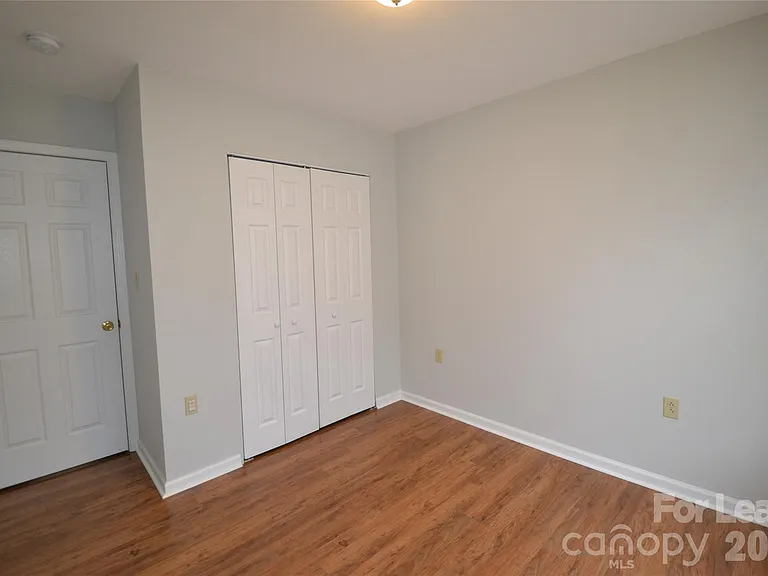 924 Junius St — Photo 26