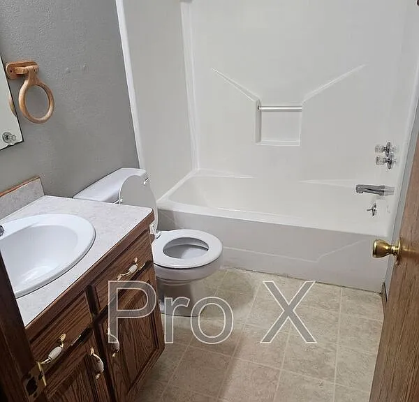 512 E Park St #A — Photo 12