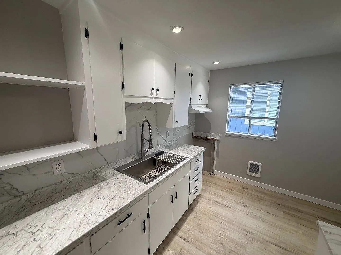 TAC T Carlyle Apartments — Photo 4