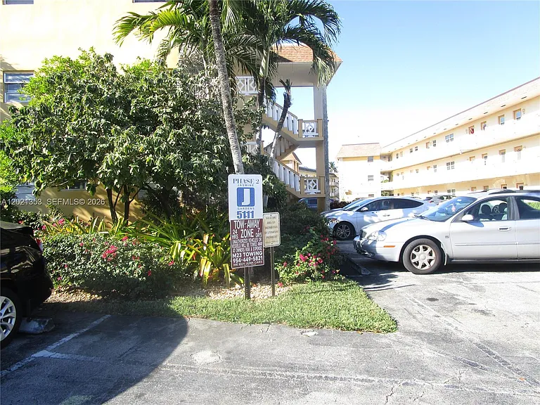 5111 W Oakland Park Blvd #301 — Photo 8
