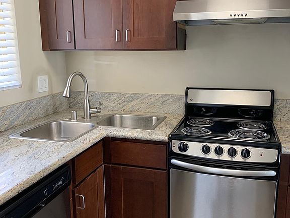 5th image of 4477 Mentone St Unit 103