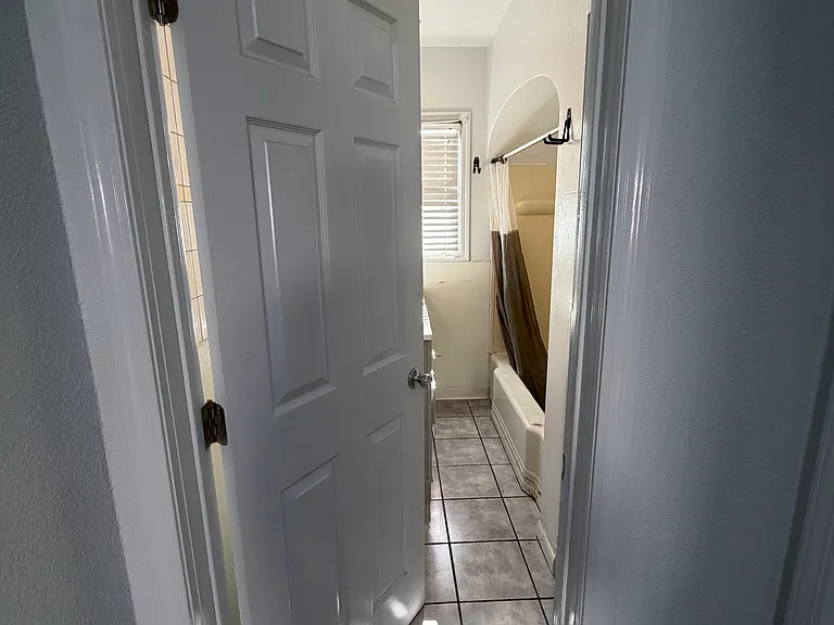 325 Mission St — Photo 11