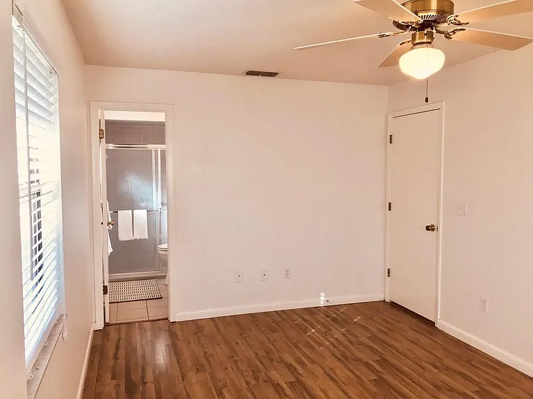 Master Bedroom - En Suite View