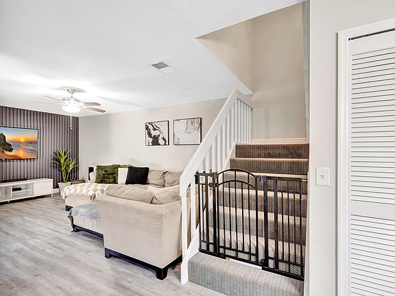 3rd image of 602 SE Castle Court #B