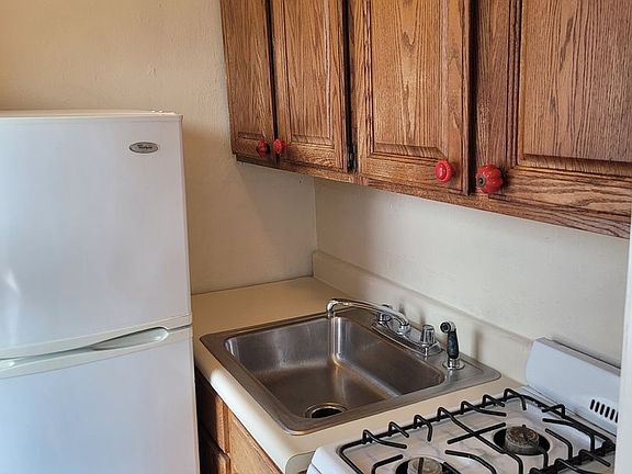 5th image of 1303 N Cass St #305