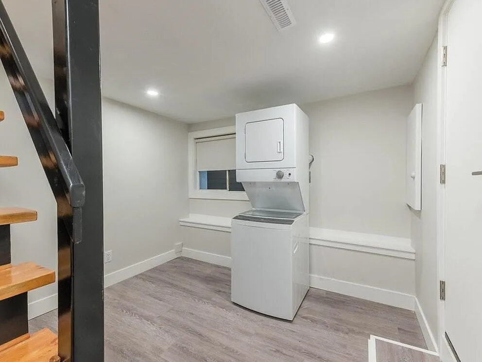 2 bed, 950 sqft, $2,200 — Photo 2