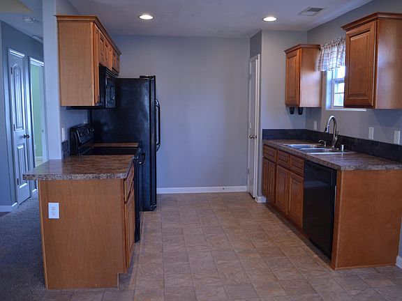5th image of 120 Janice Dr