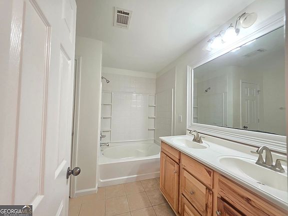 4th image of 1685 Southgate Mill Dr