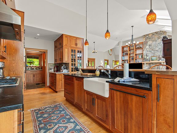3rd image of 6 Innsbrook Drive