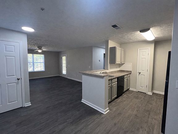 3rd image of 50 Salem Chase Way #111