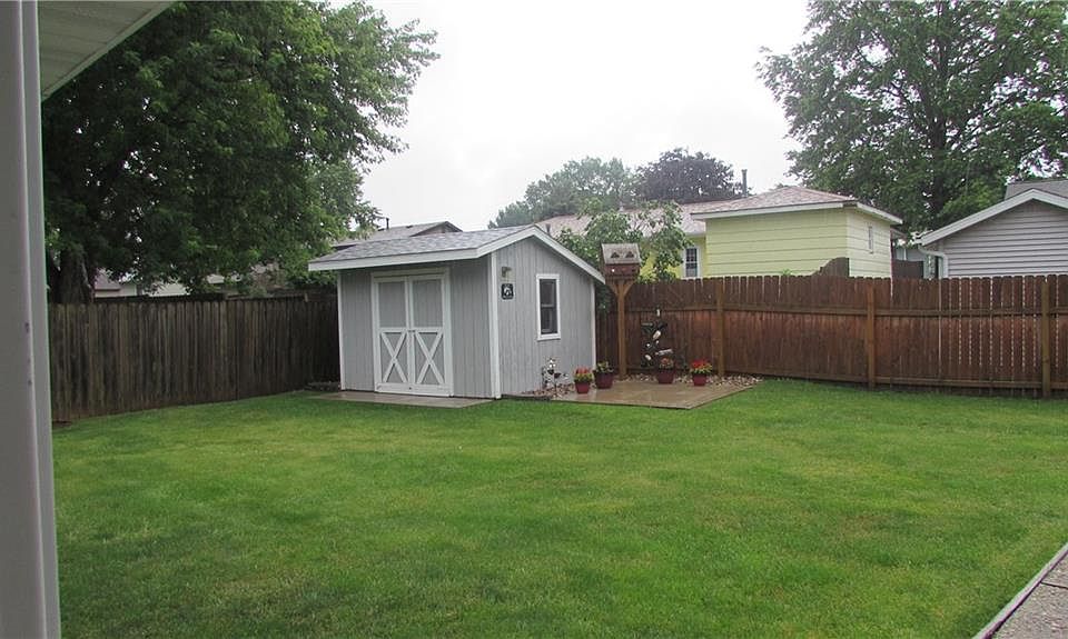 1st image of 602 Merna Dr