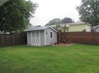 602 Merna Dr, Knoxville, IA 50138