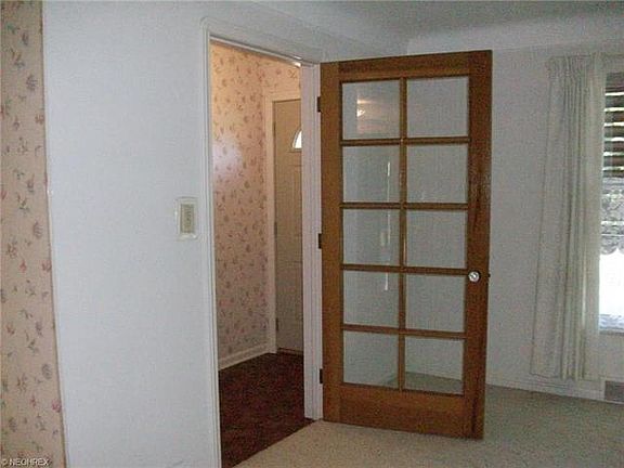 5th image of 2553 Lakeview Ave