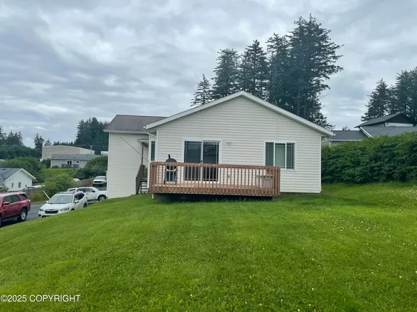 375 Augustine Ct, Kodiak, AK 99615