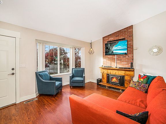 5th image of 1332 SE 74th Ave