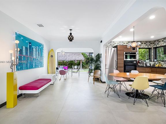 4th image of 8818 Carlyle Ave