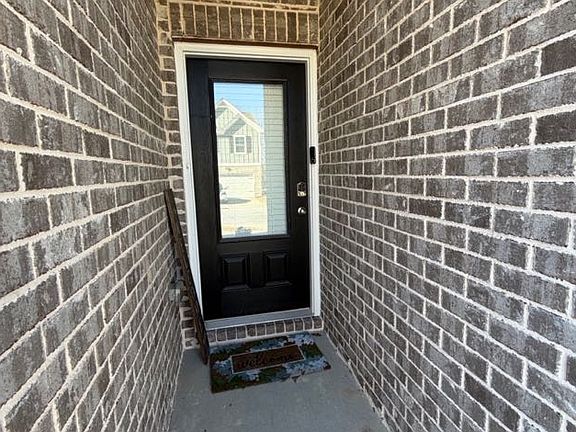 3rd image of 7565 Knoll Hollow Rd