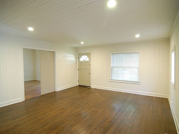 5th image of 309 Rose St